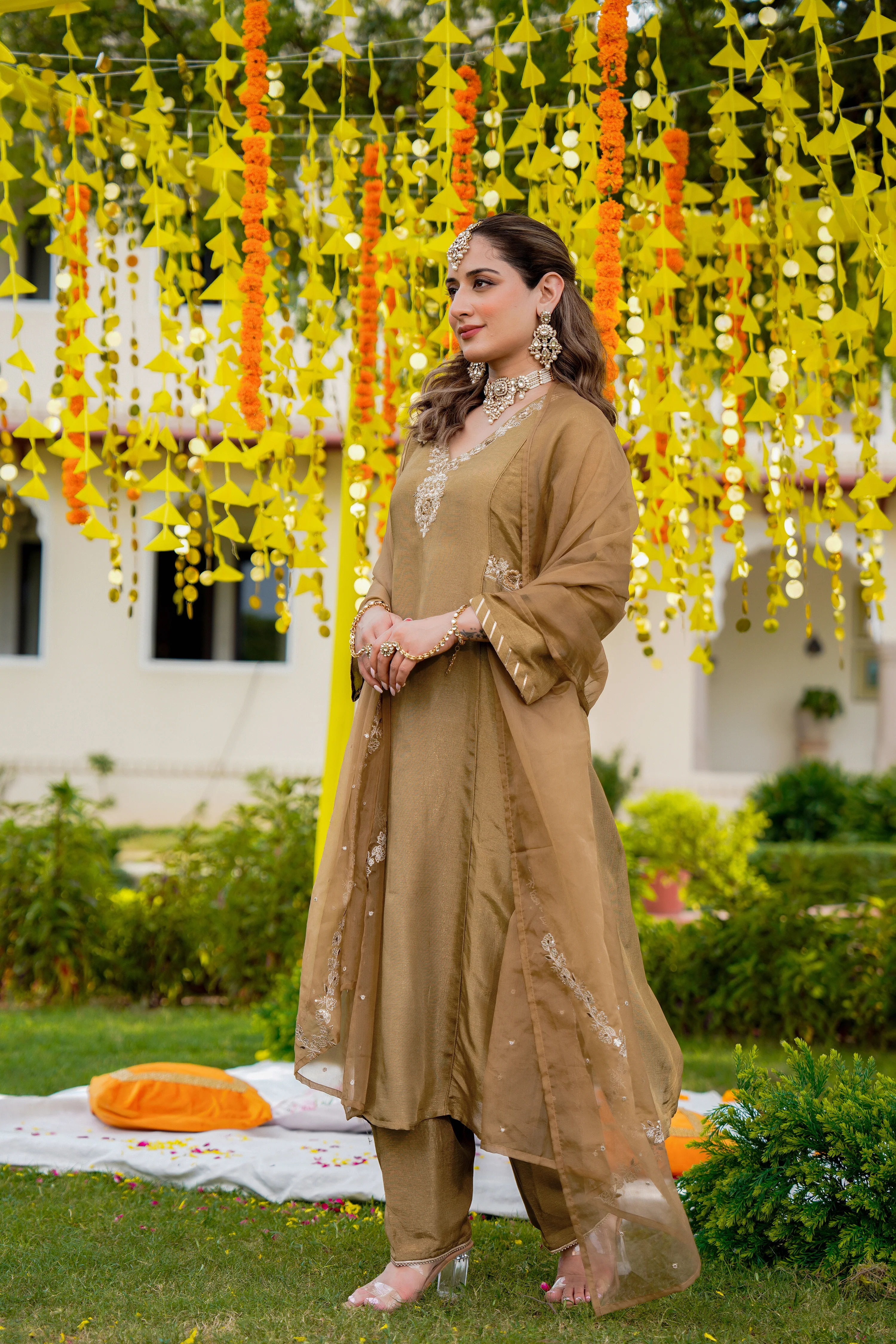Antique Moss Gold Suit Set - Image 3