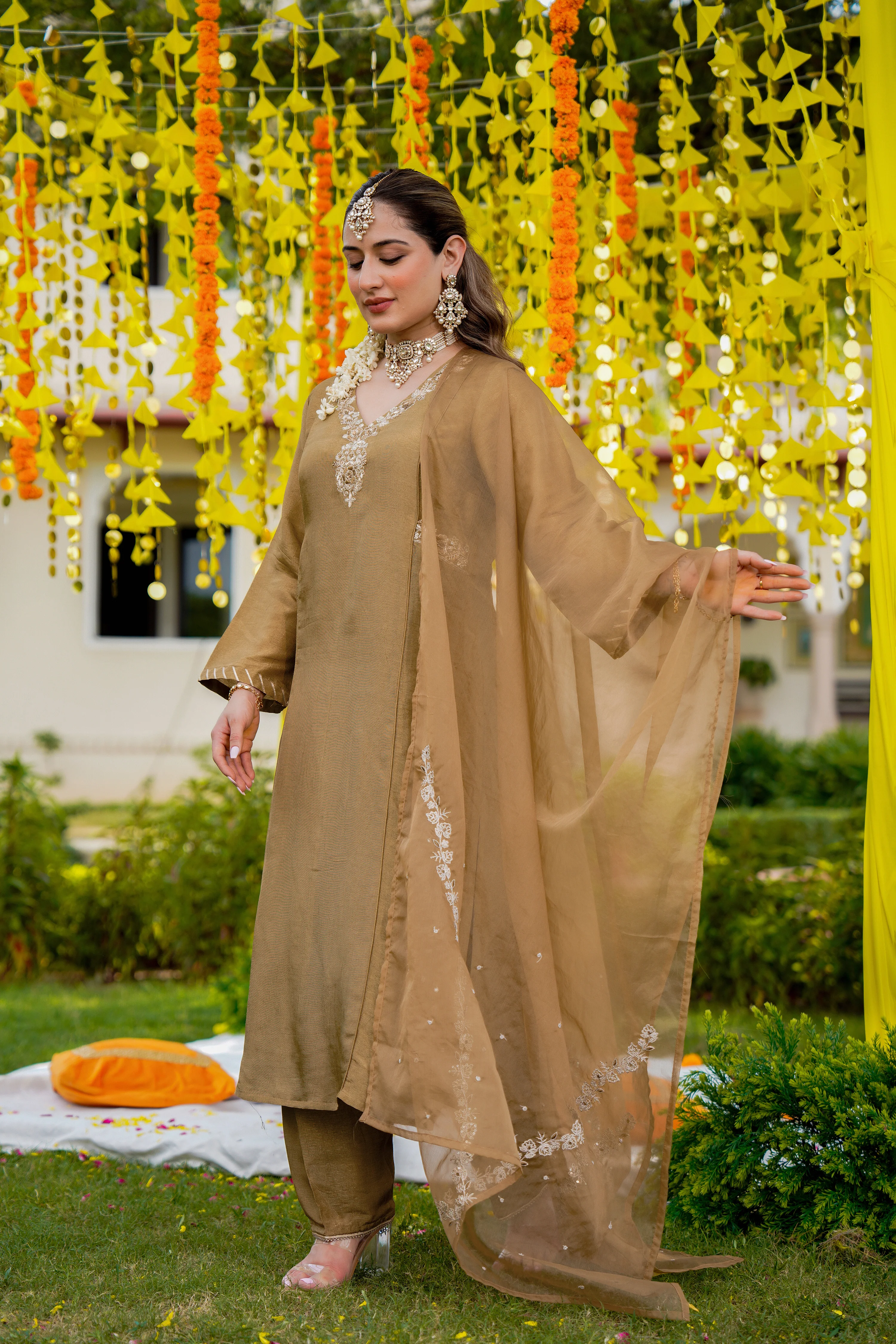 Antique Moss Gold Suit Set - Image 5