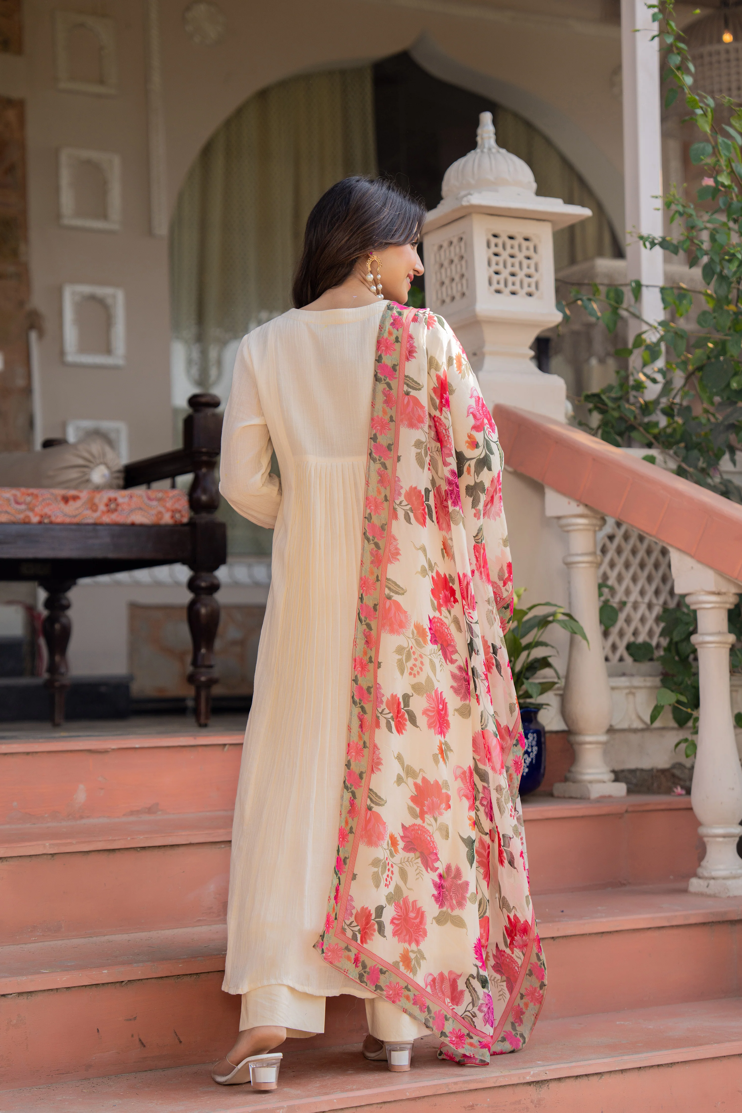 Cream Floral Elegance Suit Set - Image 13